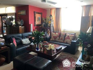 For sale 3 bed condo in Watthana, Bangkok