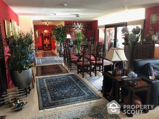 For sale 3 bed condo in Watthana, Bangkok