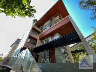 For sale 4 Beds house in Yan Nawa, Bangkok