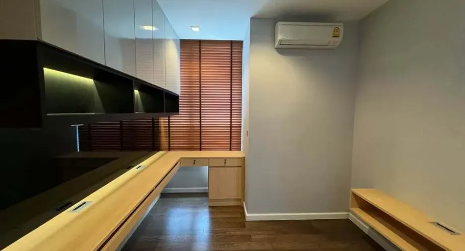 For sale 2 Beds condo in Sathon, Bangkok
