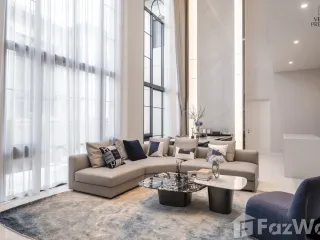 For sale 5 Beds house in Bang Kapi, Bangkok