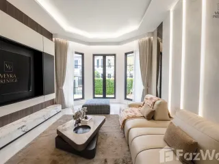 For sale 5 Beds house in Bang Kapi, Bangkok