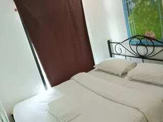 For sale 25 bed hotel in Bang Rak, Bangkok