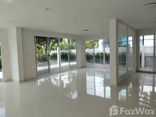 For sale 4 Beds house in Min Buri, Bangkok