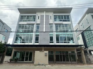 For sale 10 bed townhouse in Bueng Kum, Bangkok