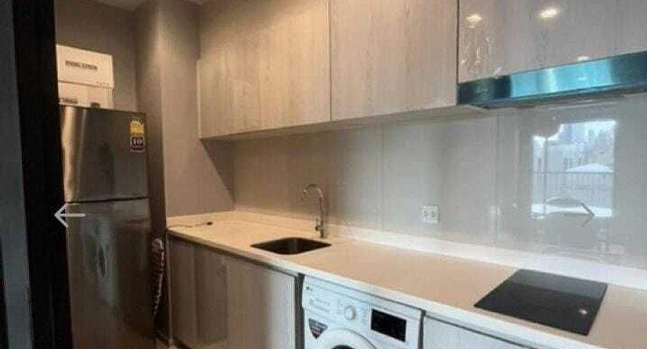 For rent 2 bed condo in Pathum Wan, Bangkok