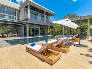 For sale 6 bed villa in Thalang, Phuket