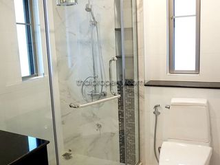 Casa en alquiler de 4 habitaciones en Bang Lamung, Chonburi