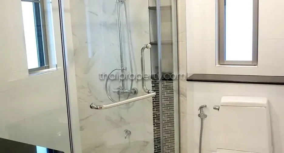 For rent 4 bedrooms house in Bang Lamung, Chonburi