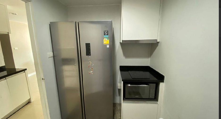 For rent 5 bed condo in Huai Khwang, Bangkok