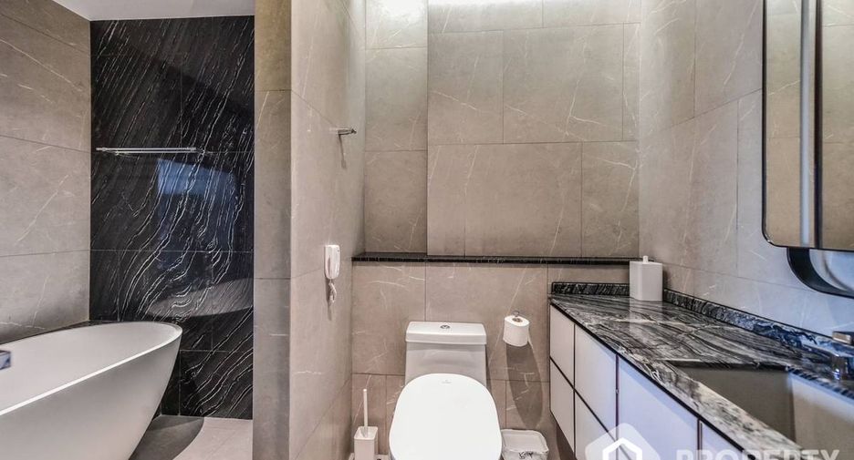 For rent and for sale 1 bed condo in Watthana, Bangkok
