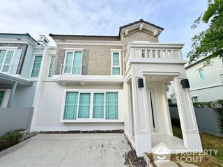 For rent 2 bed townhouse in Prawet, Bangkok