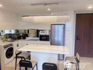 For sale 2 bed condo in Phaya Thai, Bangkok