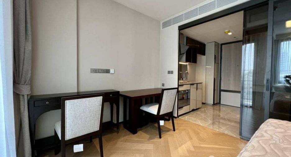 For rent and for sale 1 bed condo in Watthana, Bangkok