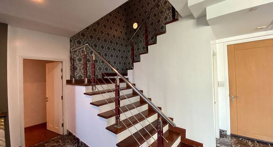 For rent and for sale 3 bed condo in Watthana, Bangkok