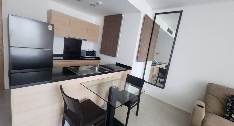 For rent and for sale 1 bed condo in Watthana, Bangkok