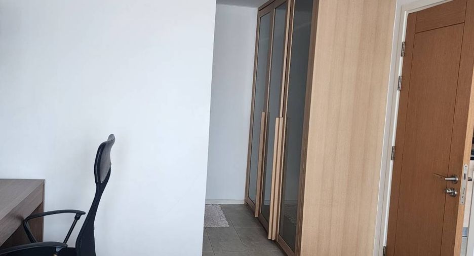 For rent and for sale 1 bed condo in Watthana, Bangkok