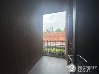 For sale 2 bed condo in Huai Khwang, Bangkok
