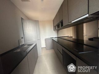 For sale 2 bed condo in Huai Khwang, Bangkok