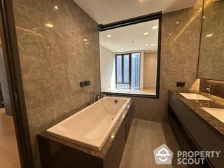 For sale 2 bed condo in Huai Khwang, Bangkok