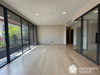 For sale 2 bed condo in Huai Khwang, Bangkok