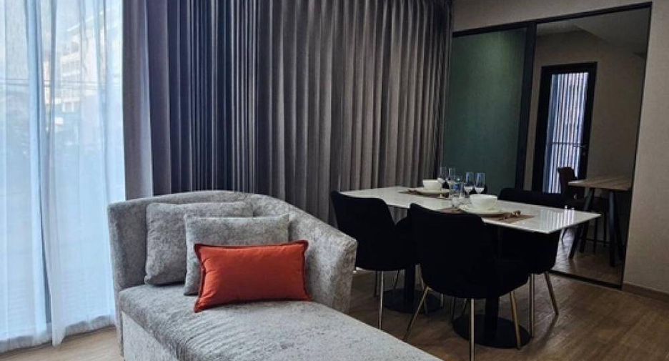 For rent 2 bed condo in Huai Khwang, Bangkok