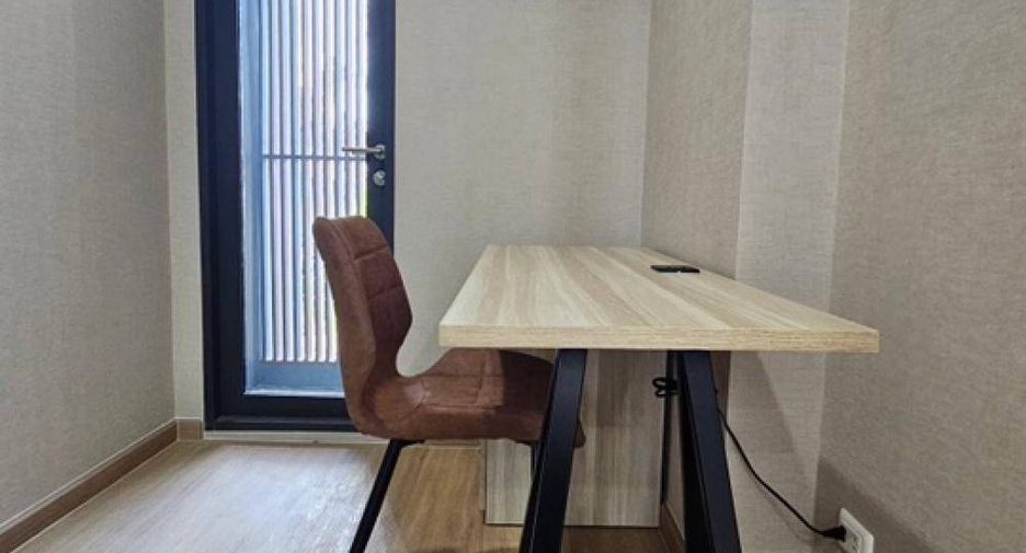 For rent 2 bed condo in Huai Khwang, Bangkok