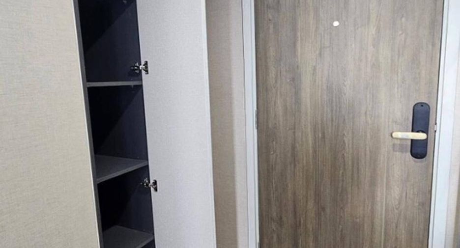 For rent 2 bed condo in Huai Khwang, Bangkok