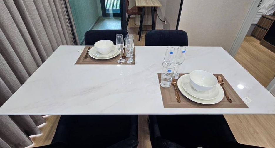 For rent 2 bed condo in Huai Khwang, Bangkok
