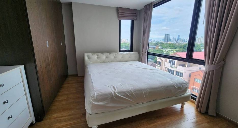 For sale 3 bed condo in Phaya Thai, Bangkok
