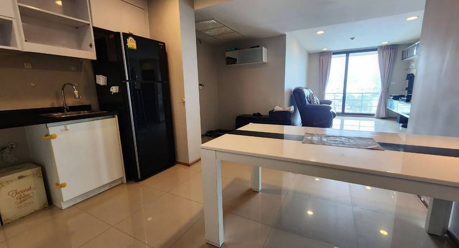 For sale 3 bed condo in Phaya Thai, Bangkok