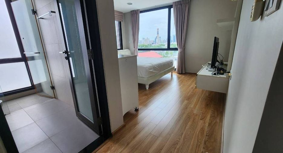 For sale 3 bed condo in Phaya Thai, Bangkok