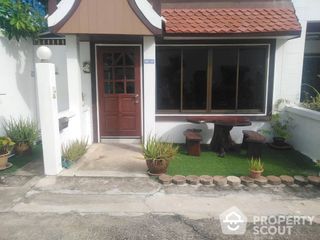 For sale 5 bed townhouse in Bang Lamung, Chonburi