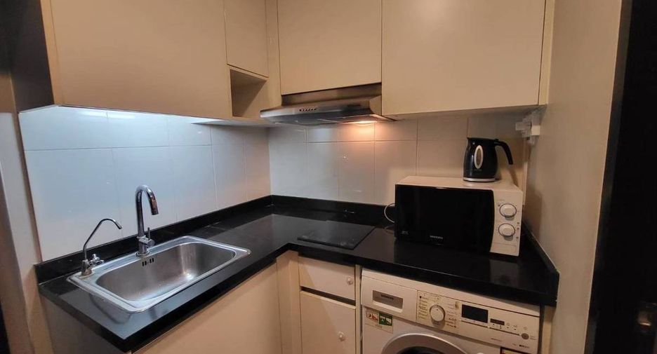 For sale 2 bed condo in Phaya Thai, Bangkok