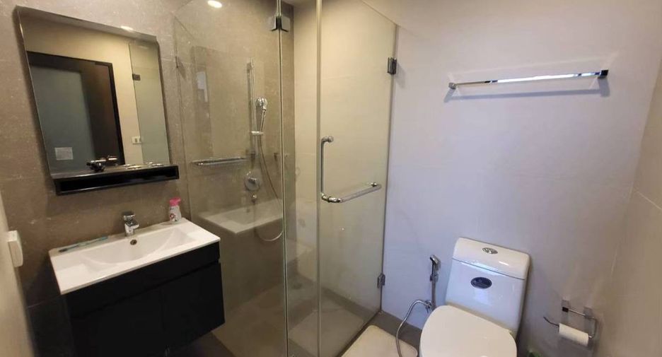 For sale 2 bed condo in Phaya Thai, Bangkok