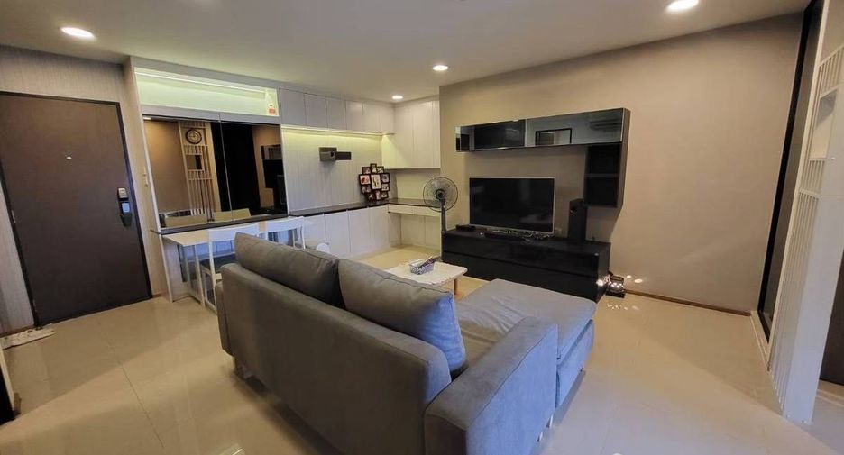 For sale 2 bed condo in Phaya Thai, Bangkok