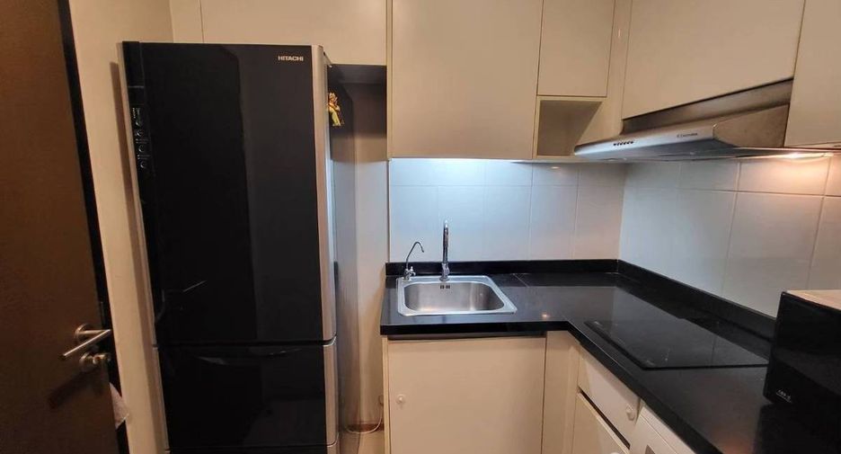 For sale 2 bed condo in Phaya Thai, Bangkok