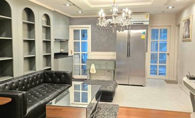 For sale 2 bed condo in Huai Khwang, Bangkok