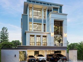 For sale 5 bed townhouse in Lat Krabang, Bangkok
