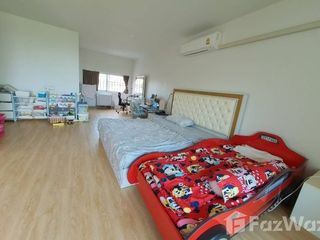 For sale 4 Beds house in Bang Kapi, Bangkok