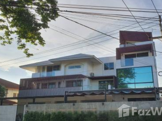 For sale 4 Beds house in Bang Kapi, Bangkok