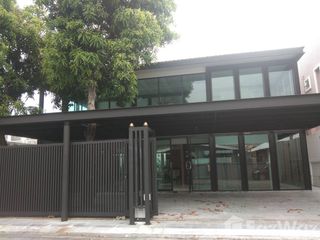For sale 3 Beds house in Phra Khanong, Bangkok