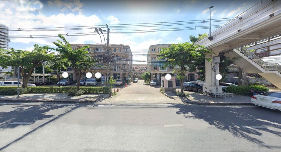 For sale 9 bed office in Bang Phlat, Bangkok
