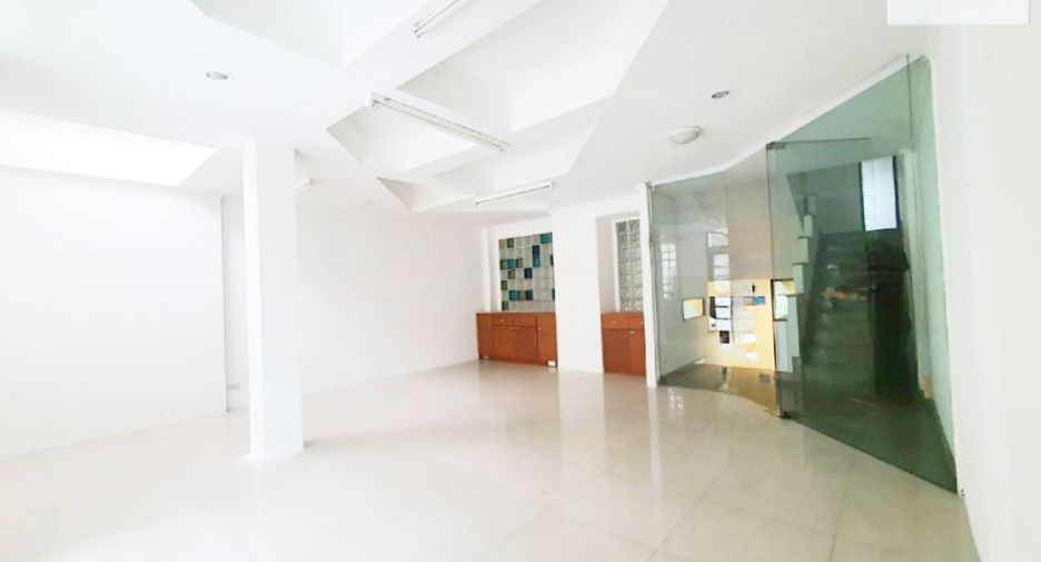 For sale 9 bed office in Bang Phlat, Bangkok