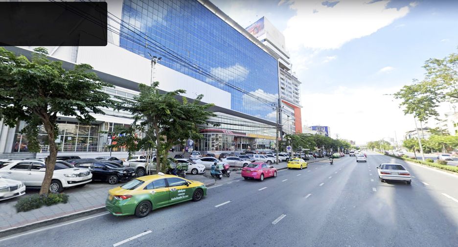 For sale 9 bed office in Bang Phlat, Bangkok