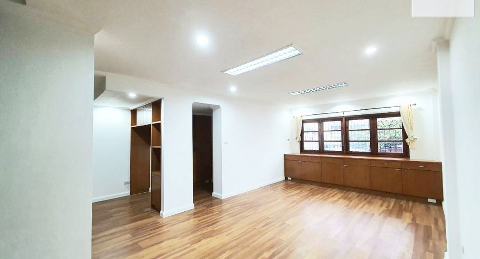 For sale 9 bed office in Bang Phlat, Bangkok