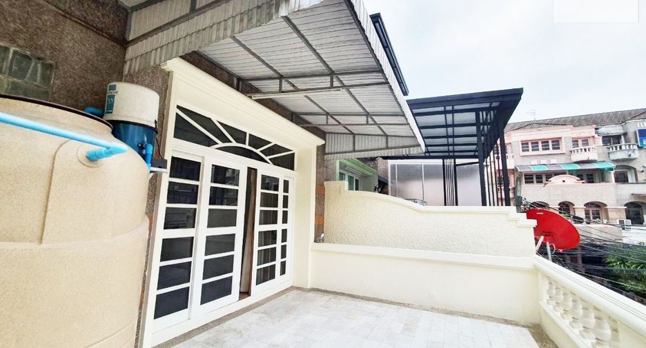 For sale 9 bed office in Bang Phlat, Bangkok