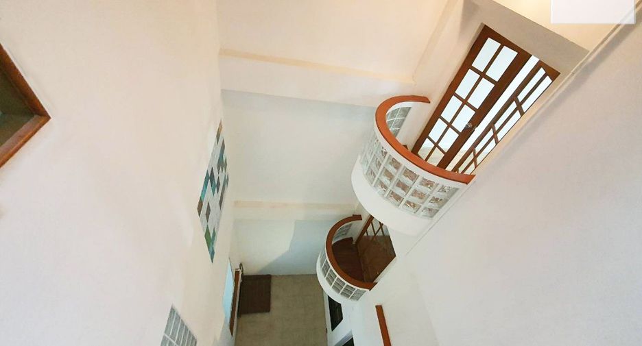 For sale 9 bed office in Bang Phlat, Bangkok