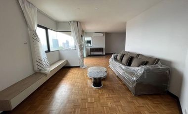 For rent 3 bed condo in Sathon, Bangkok
