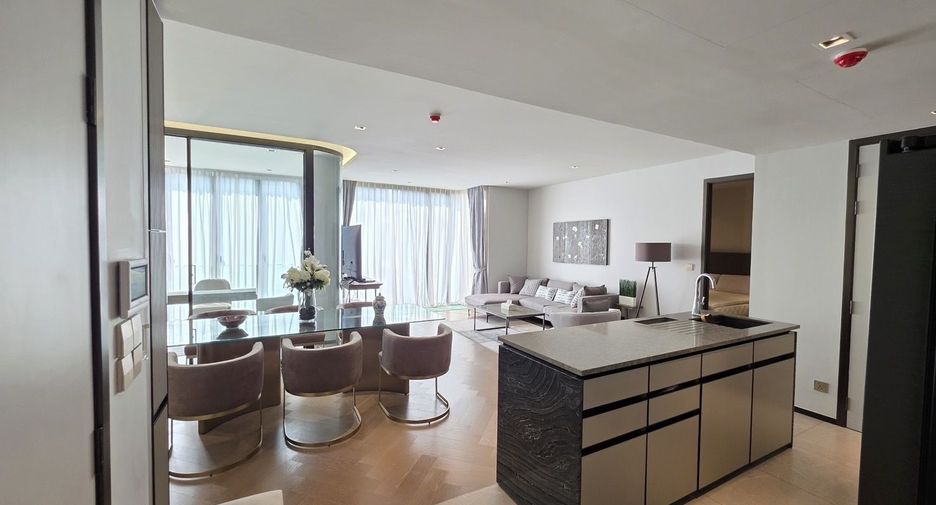 For rent 2 bed condo in Watthana, Bangkok